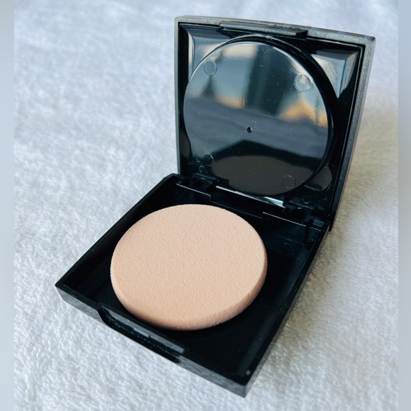 Make Up, Eye Brow & Gua Sha Stone Roller Bundle! - Picture 10 of 15